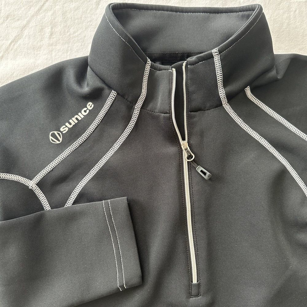 Sunice Golf 1/4 Zip Pullover Shirt Women's Size M Black Stretch Outdoors logo